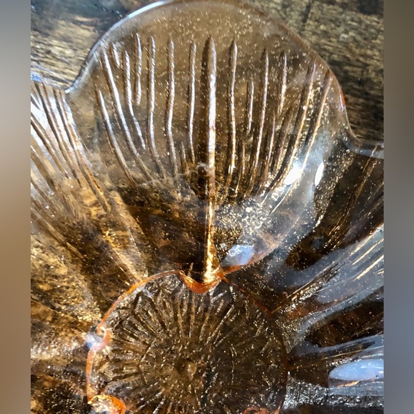 MCM Flower Petal Candy Dish 3-Footed Iridescent Glass Decor Bowl Serving - Picture 3 of 5